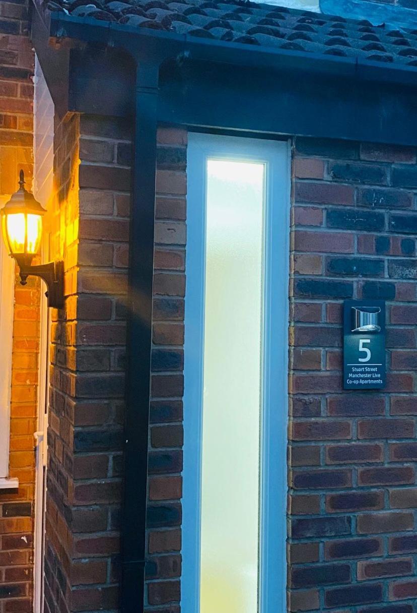 Holiday home Live Coop Apartment-entire House With Free Parking And Garden- Etihad Stadium *