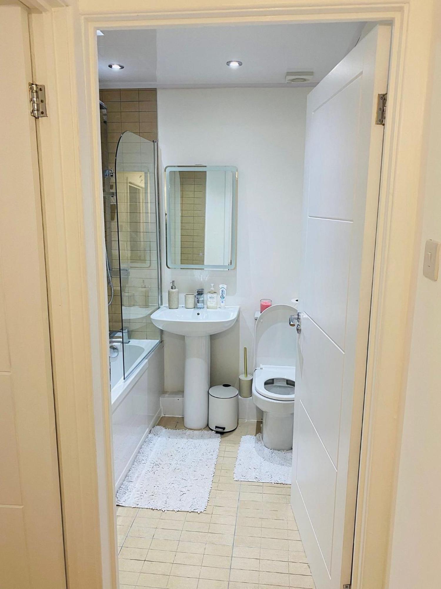 Live Coop Apartment-entire House With Free Parking And Garden- Etihad Stadium *