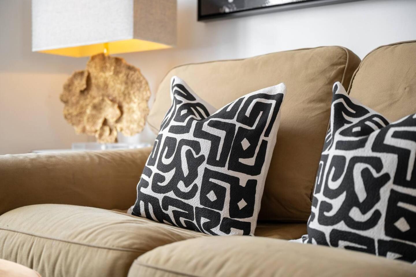 Large & Stylish Townhouse King Beds&free Parking