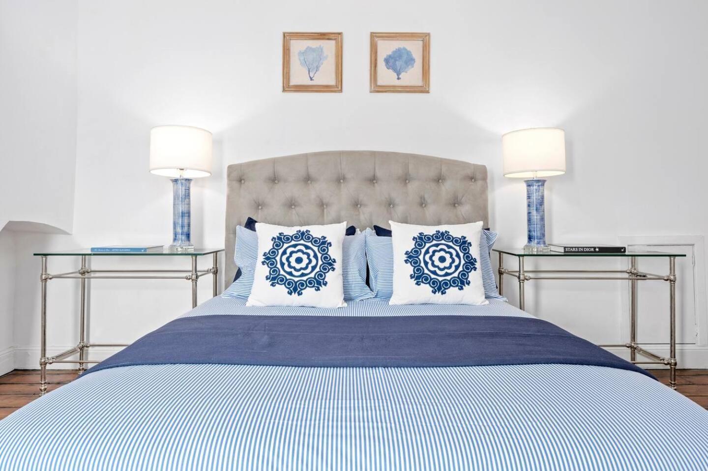 Holiday home Large & Stylish Townhouse King Beds&free Parking