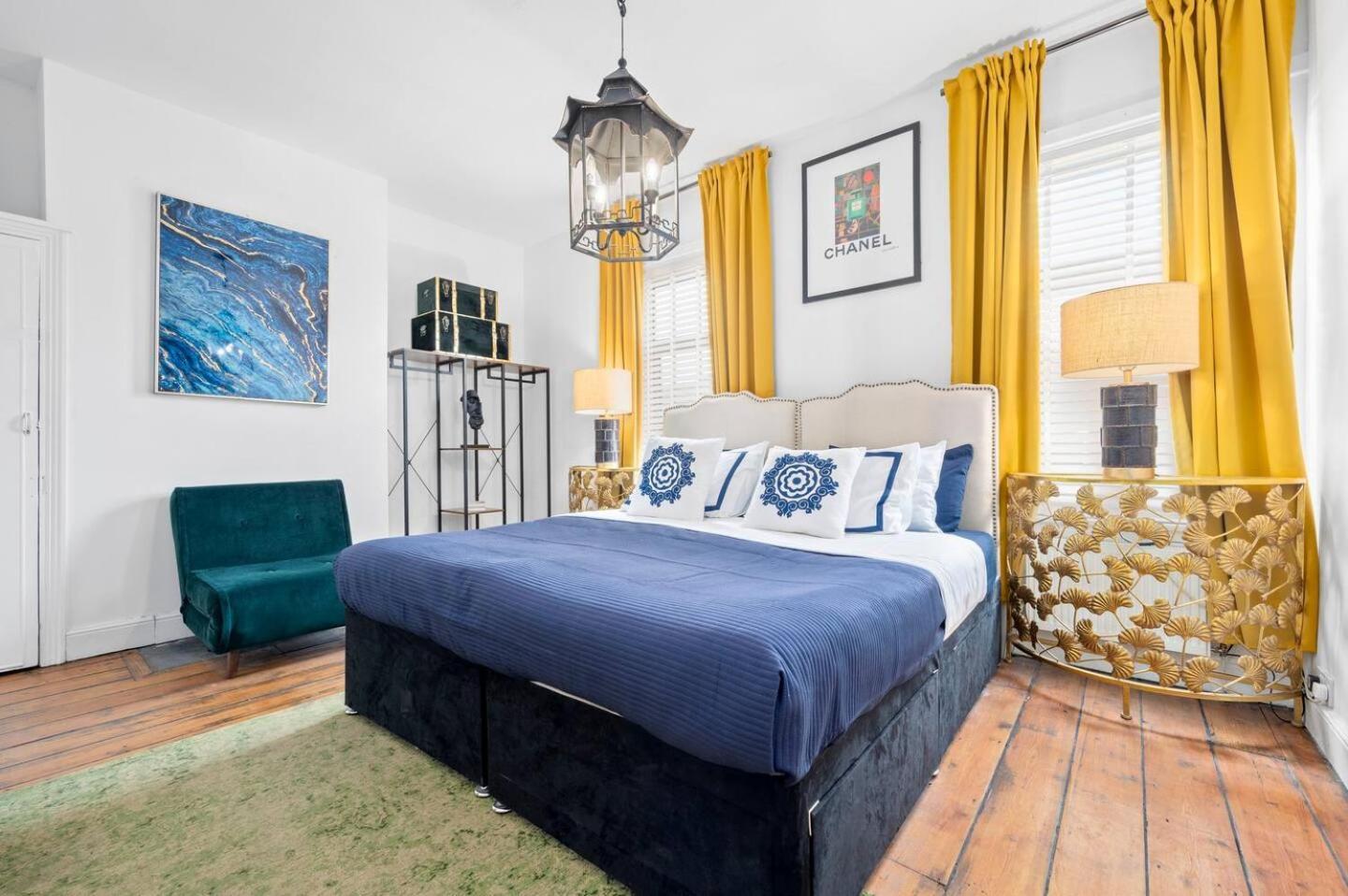 Large & Stylish Townhouse King Beds&free Parking Holiday home *