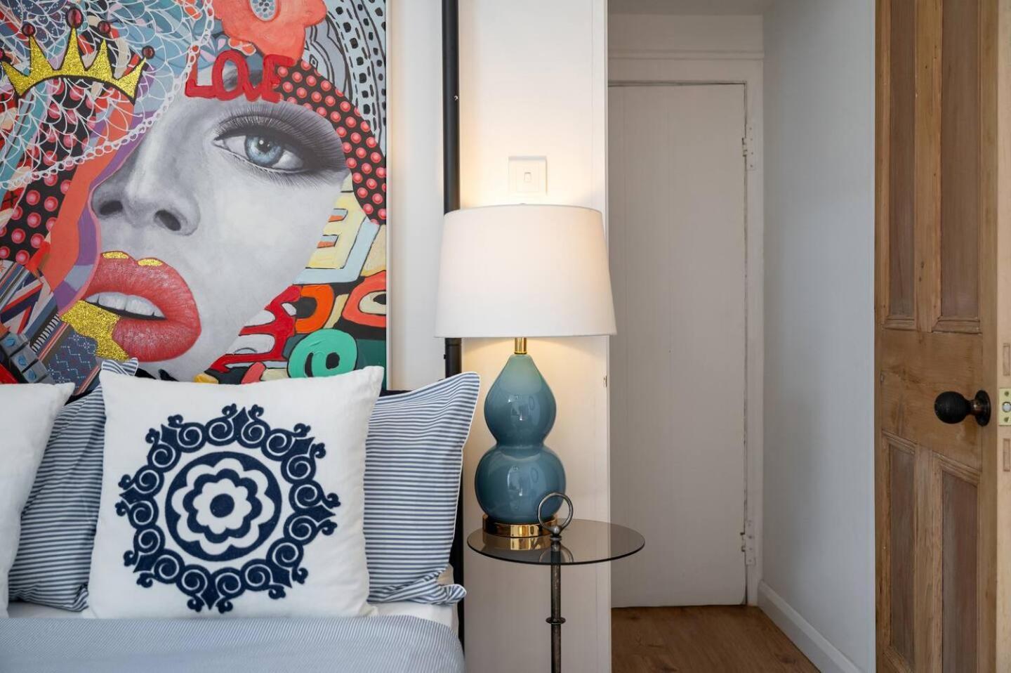 Large & Stylish Townhouse King Beds&free Parking Holiday home