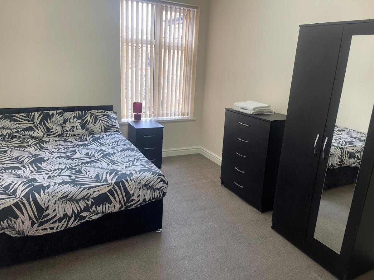 Apartment Stylish Large 3 Bedroom In Manchester
