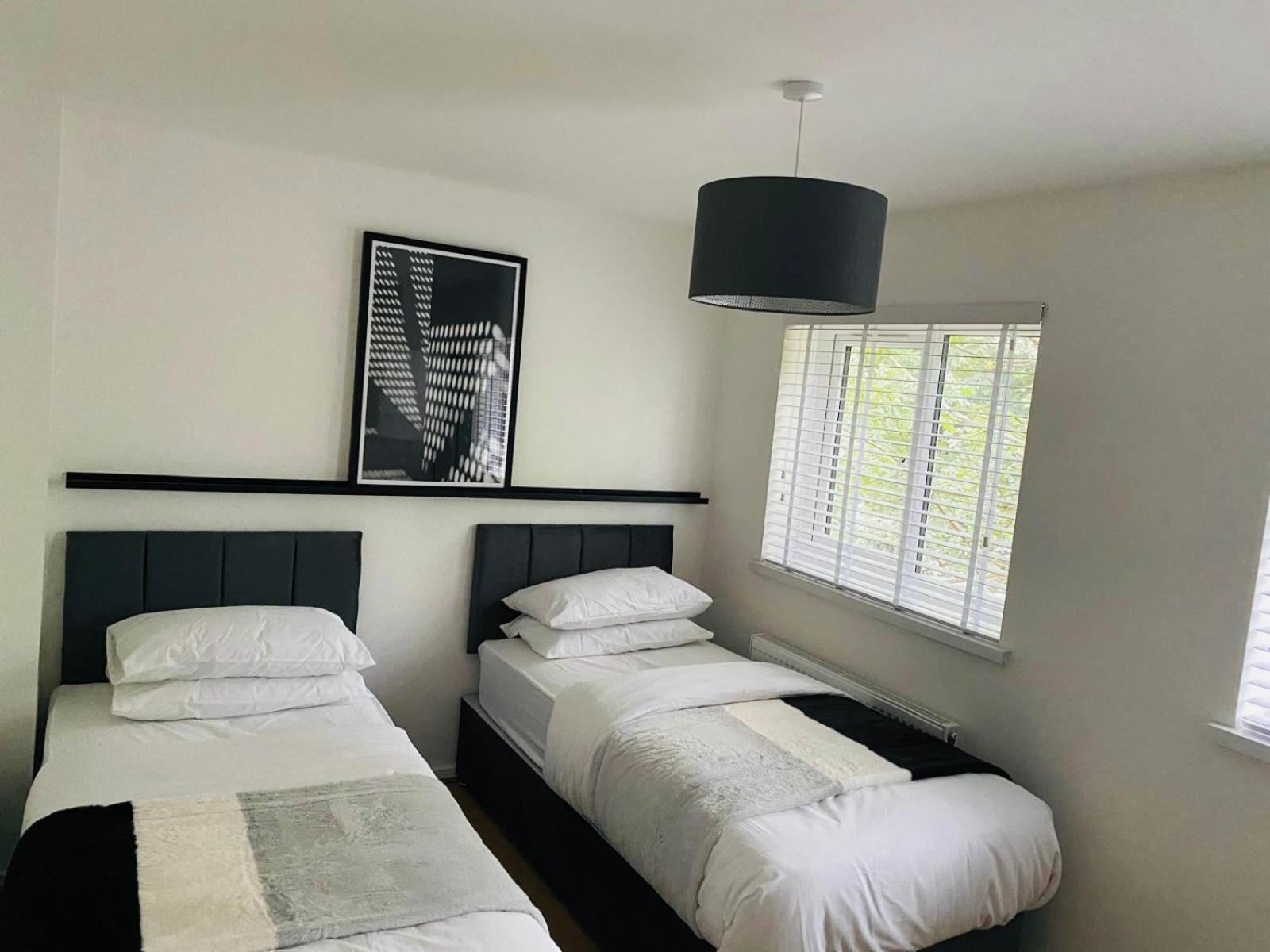 Live Coop Apartment-entire House With Free Parking And Garden- Etihad Stadium Manchester
