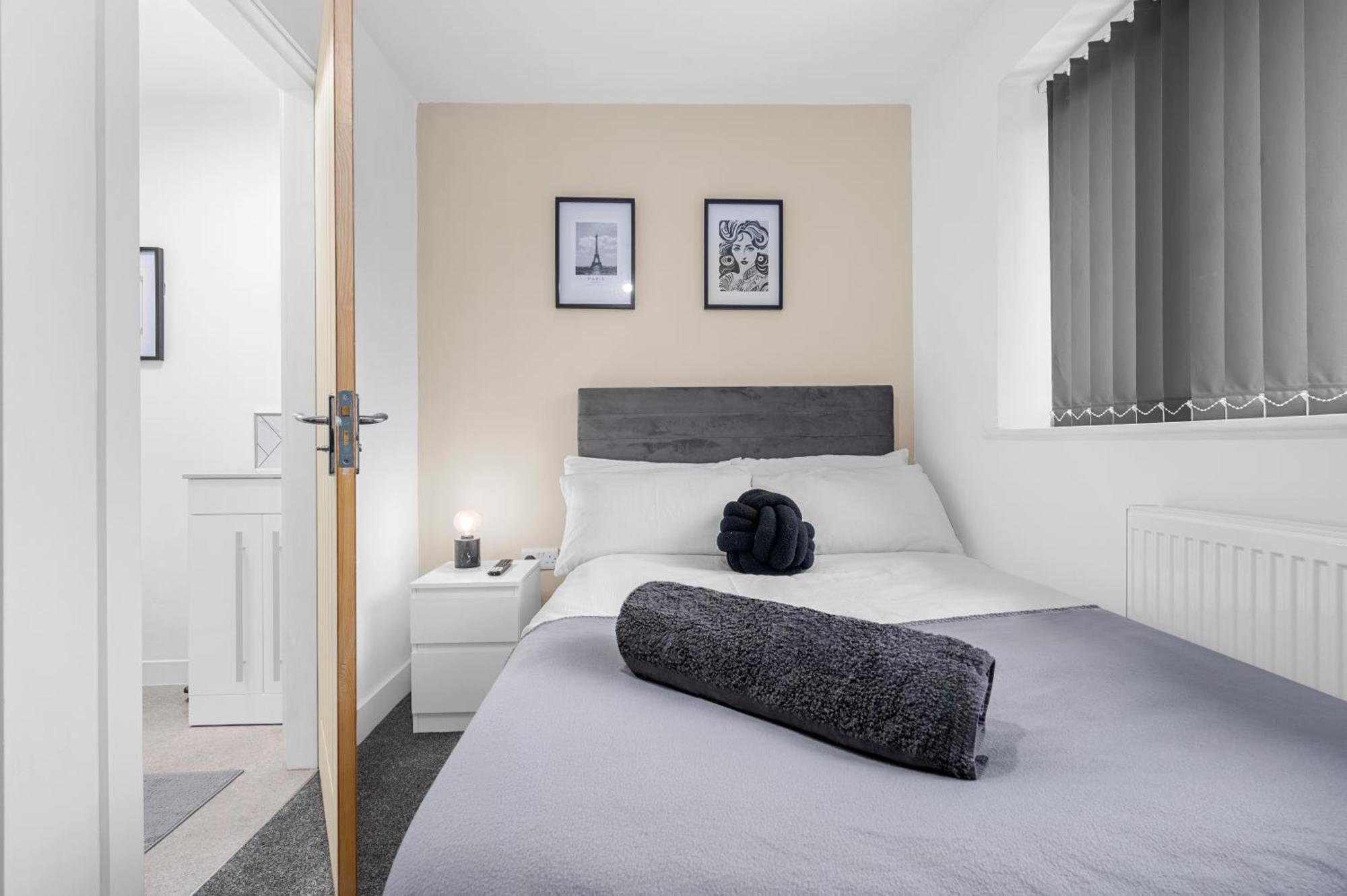 Homestay Morden En-suite - Close Cente & Etihad Stadium