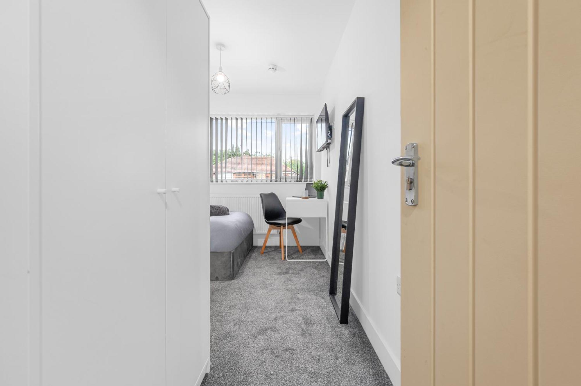 Morden En-suite - Close Cente & Etihad Stadium Homestay *