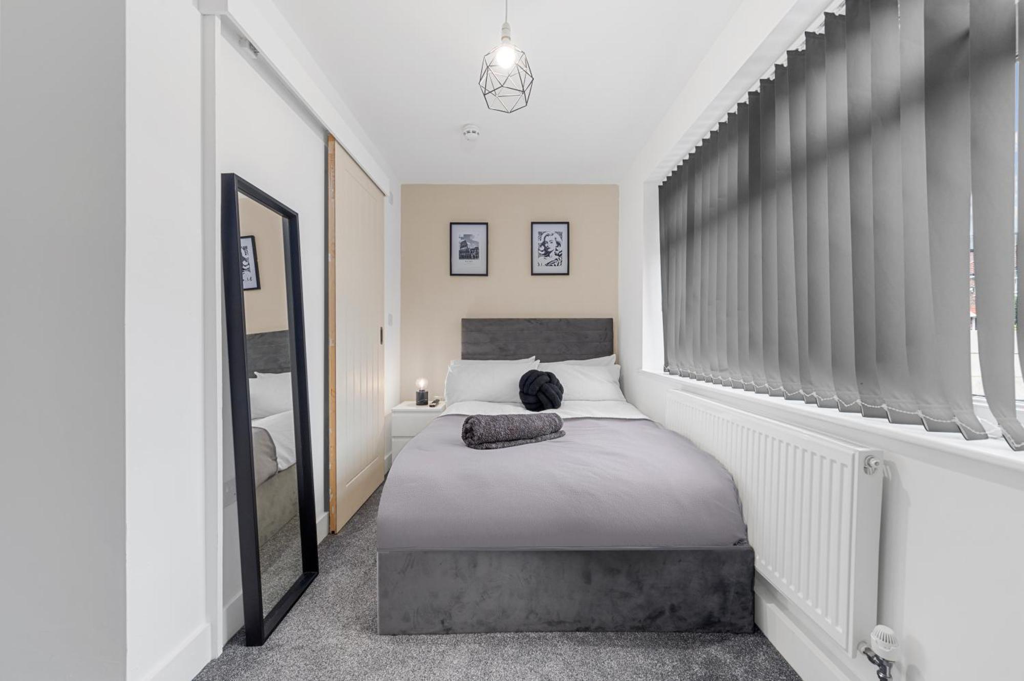 Homestay Morden En-suite - Close Cente & Etihad Stadium *