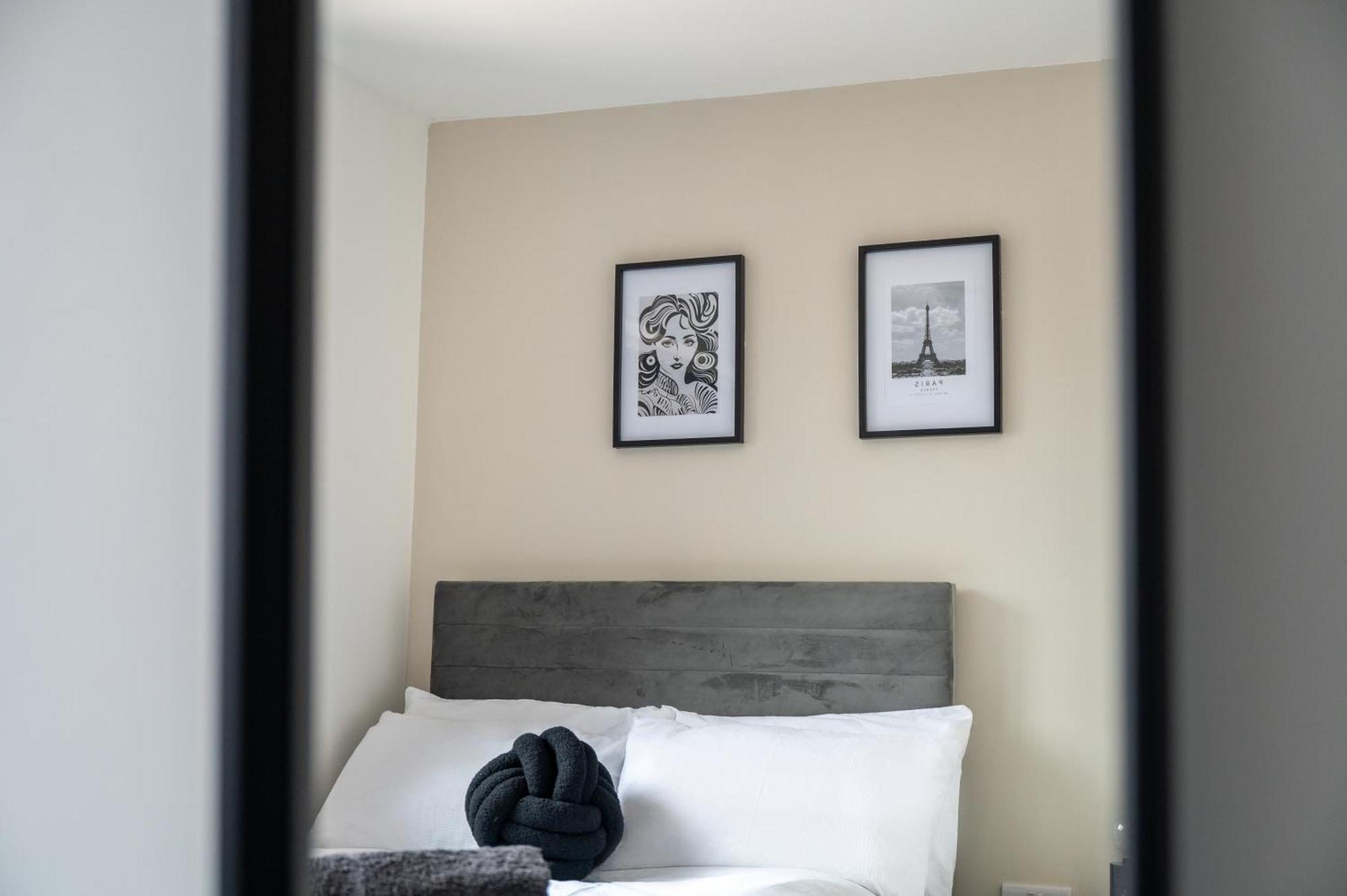 Homestay Morden En-suite - Close Cente & Etihad Stadium Manchester