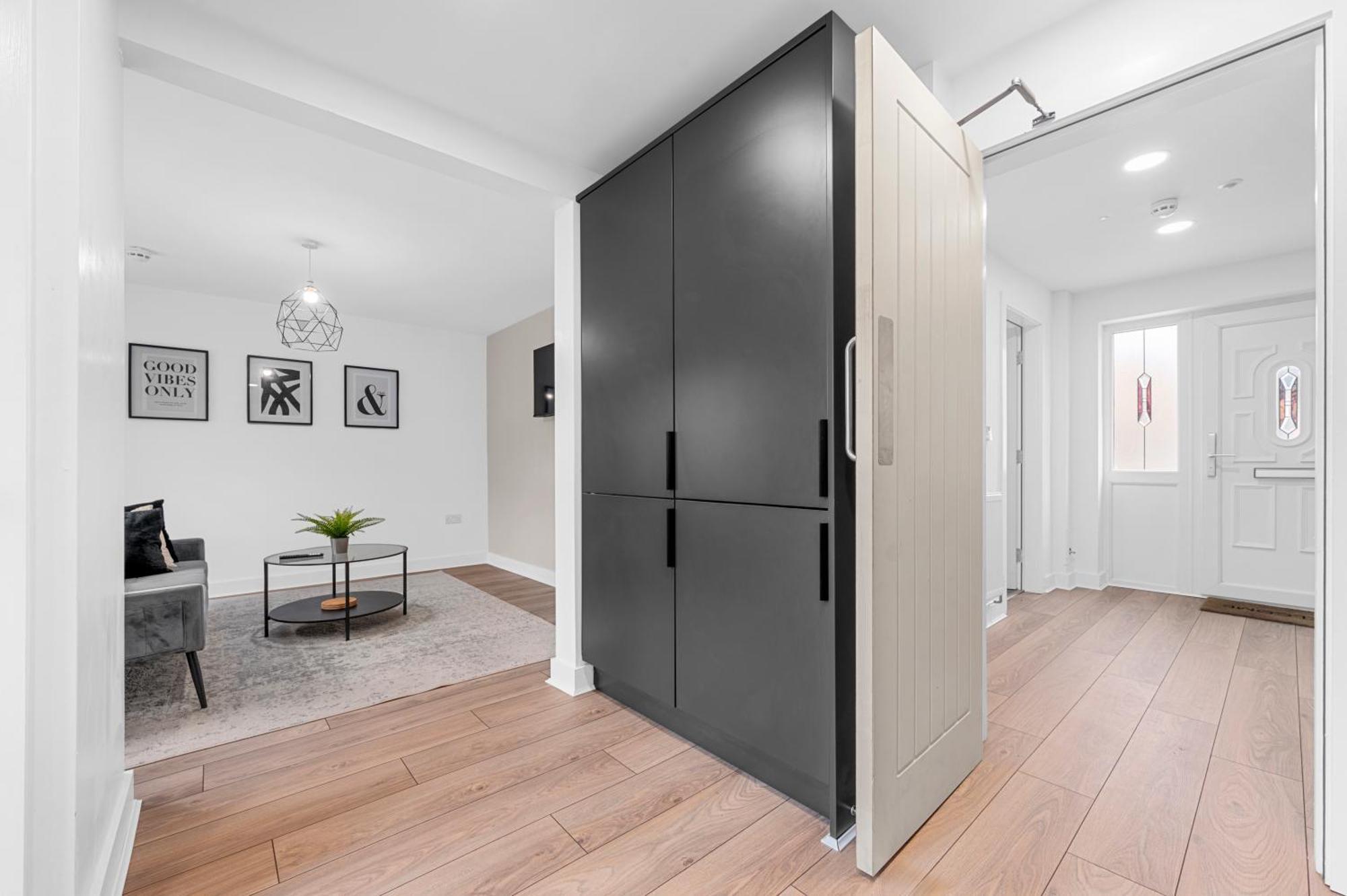 Homestay Morden En-suite - Close Cente & Etihad Stadium