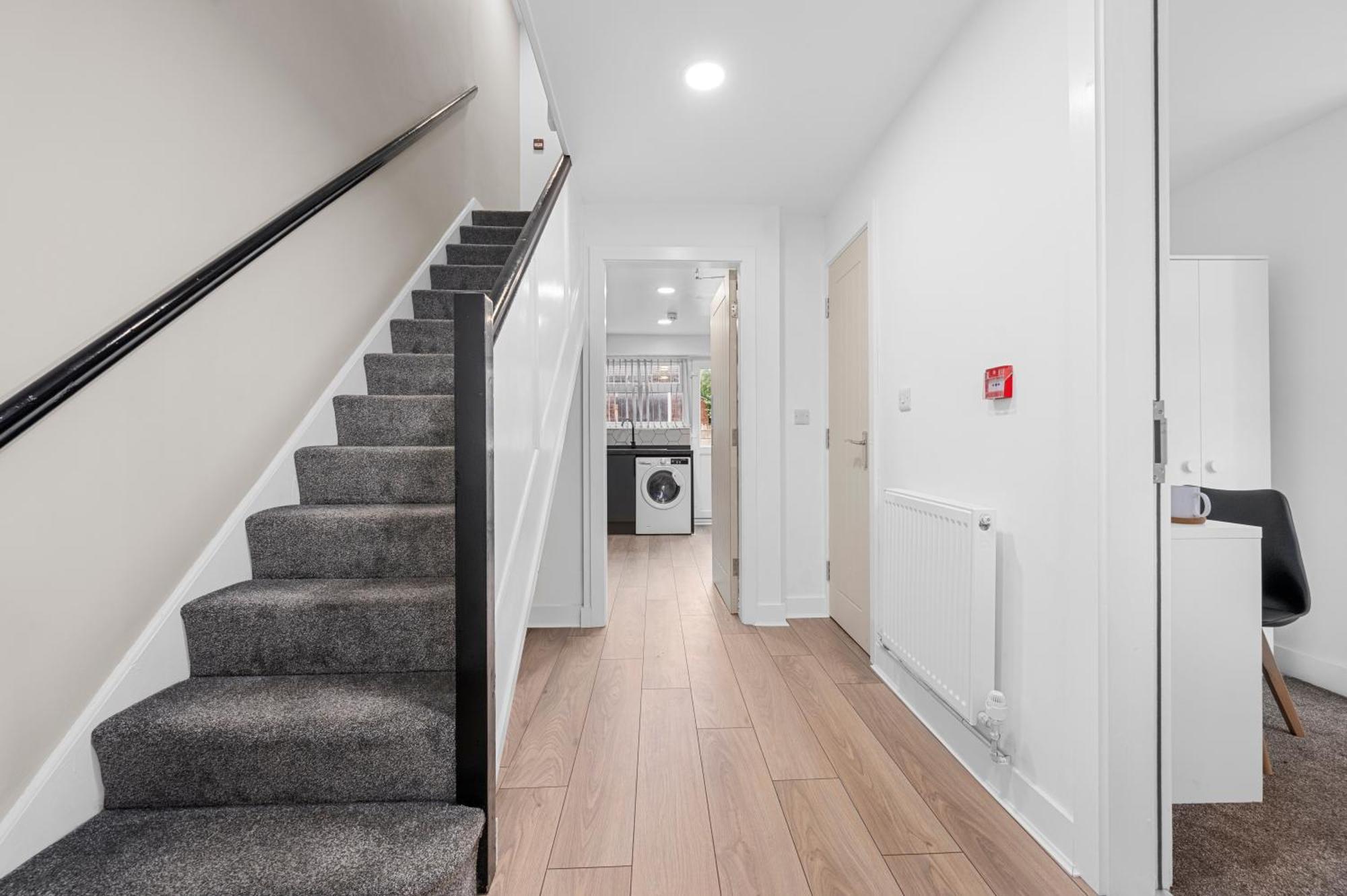 Homestay Morden En-suite - Close Cente & Etihad Stadium *