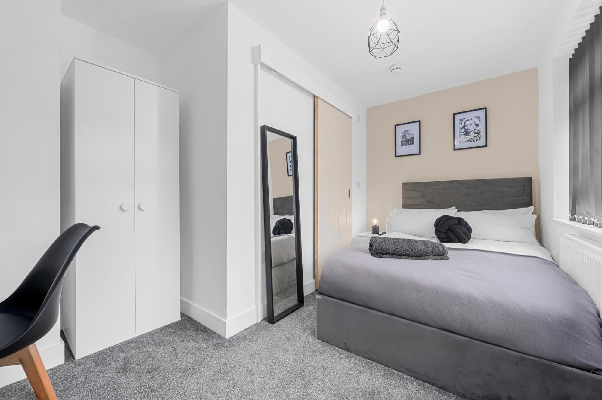 Morden En-suite - Close Cente & Etihad Stadium Homestay *