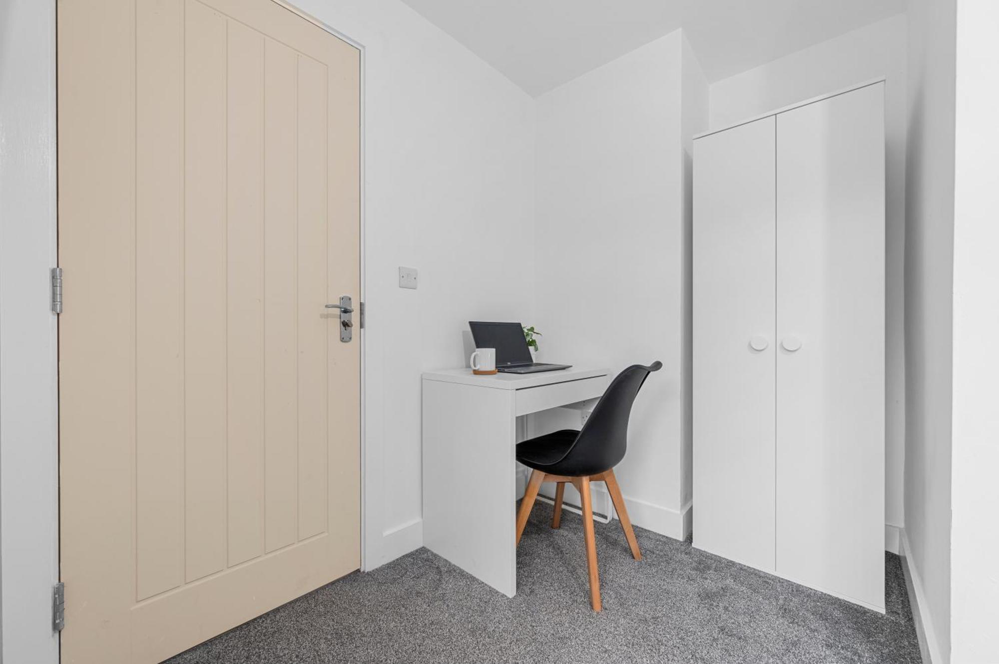 Morden En-suite - Close Cente & Etihad Stadium Manchester