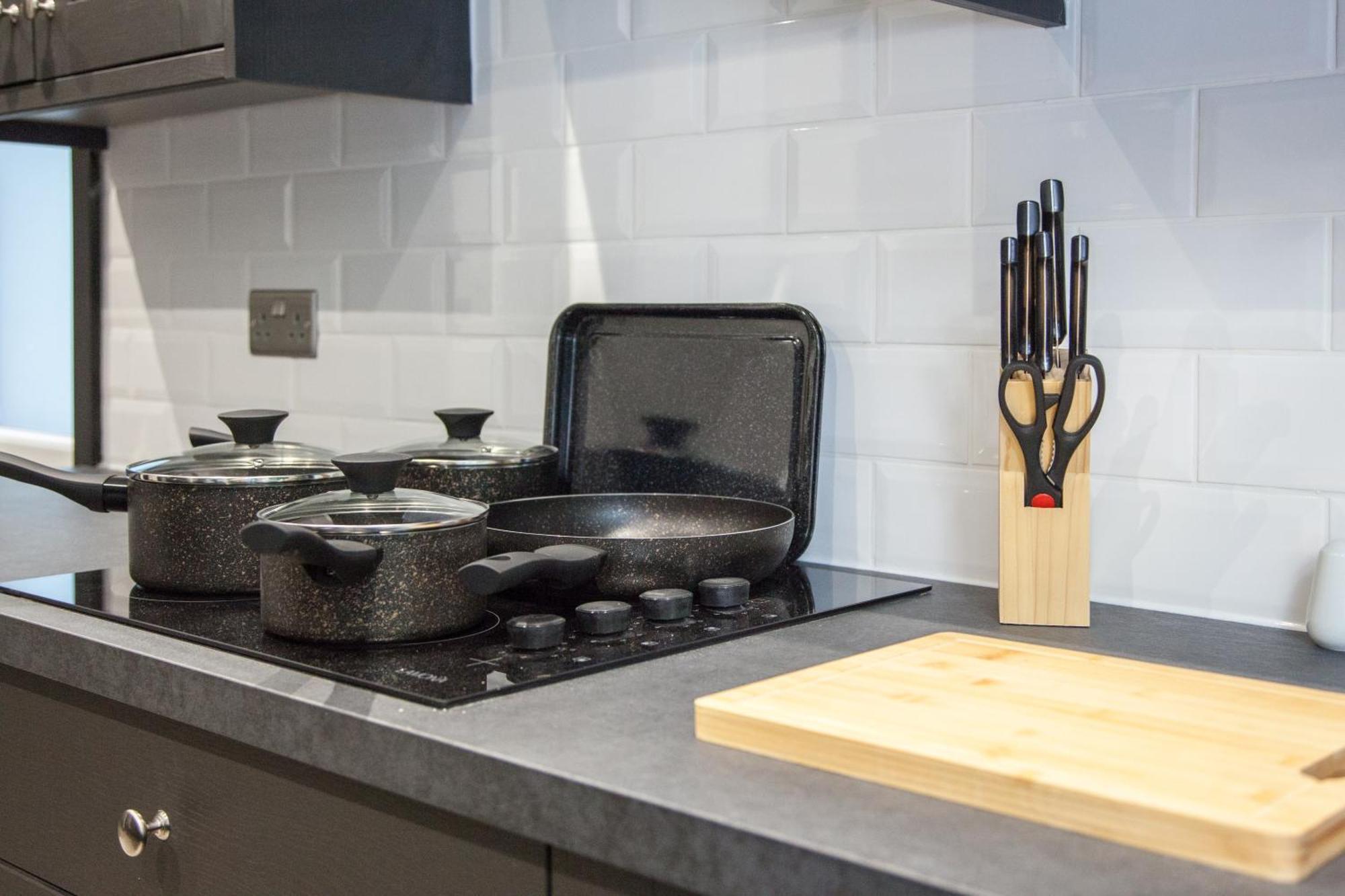 New! Stylish & Modern With Free Parking! Book Now! Manchester