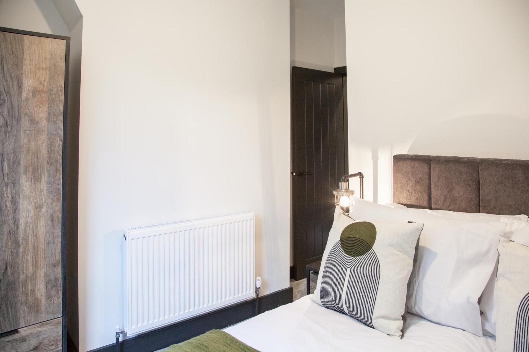 New! Stylish & Modern With Free Parking! Book Now!