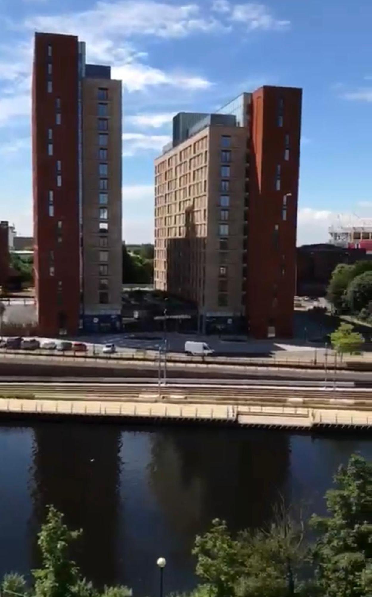 Large Double Ensuite In Luxury Building - Ideal For Professional Or Mature Student