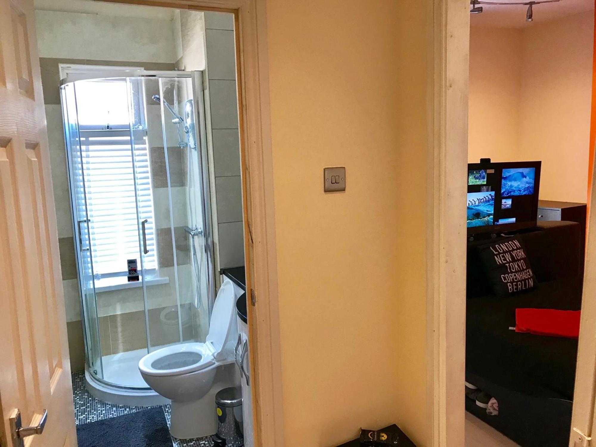 King Tv-bed En-suite Mediacity, Mufc, Salford * Manchester