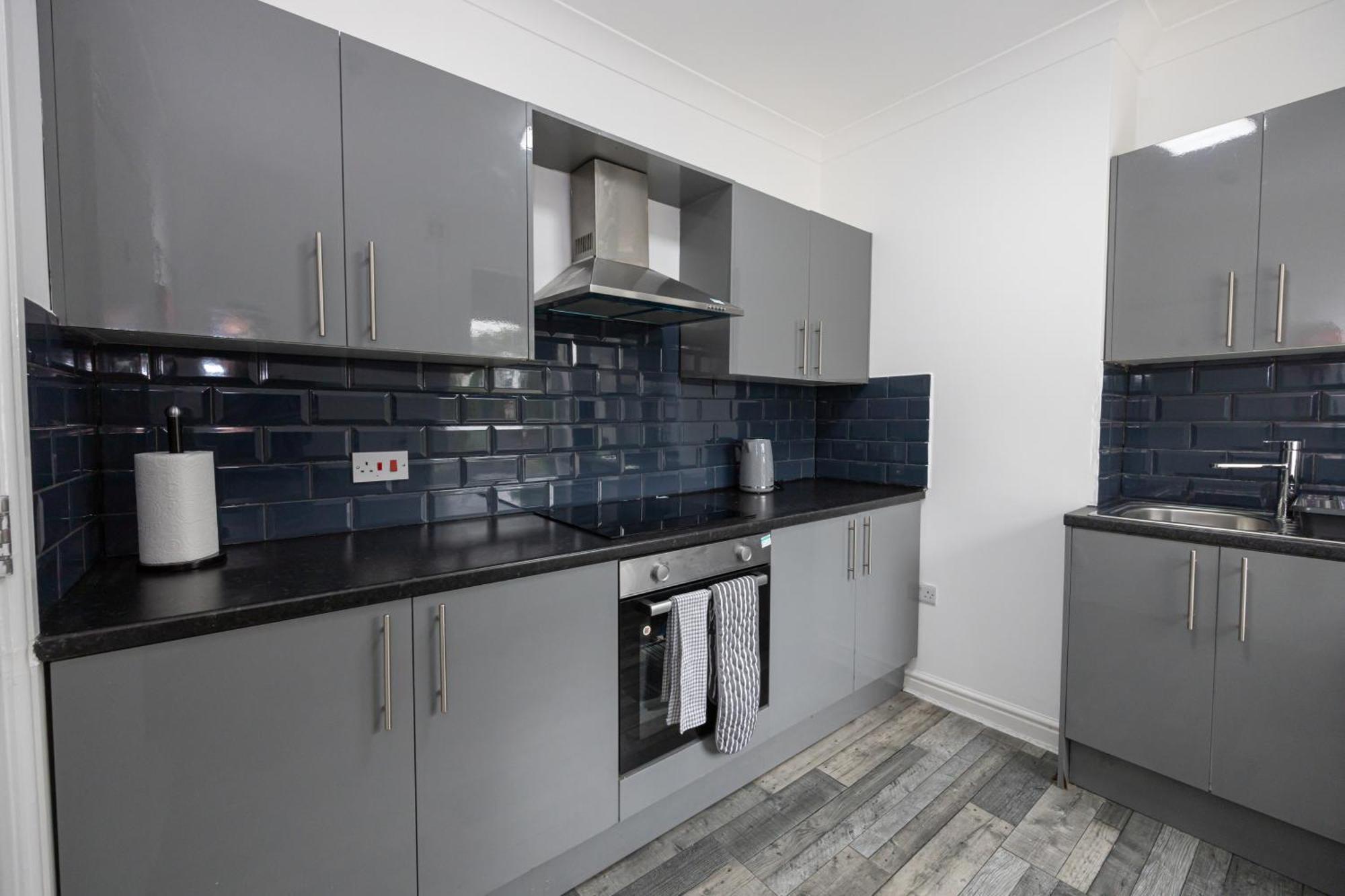 Modern Spacious 6Bd Haven 8 Min From City Centre Holiday home