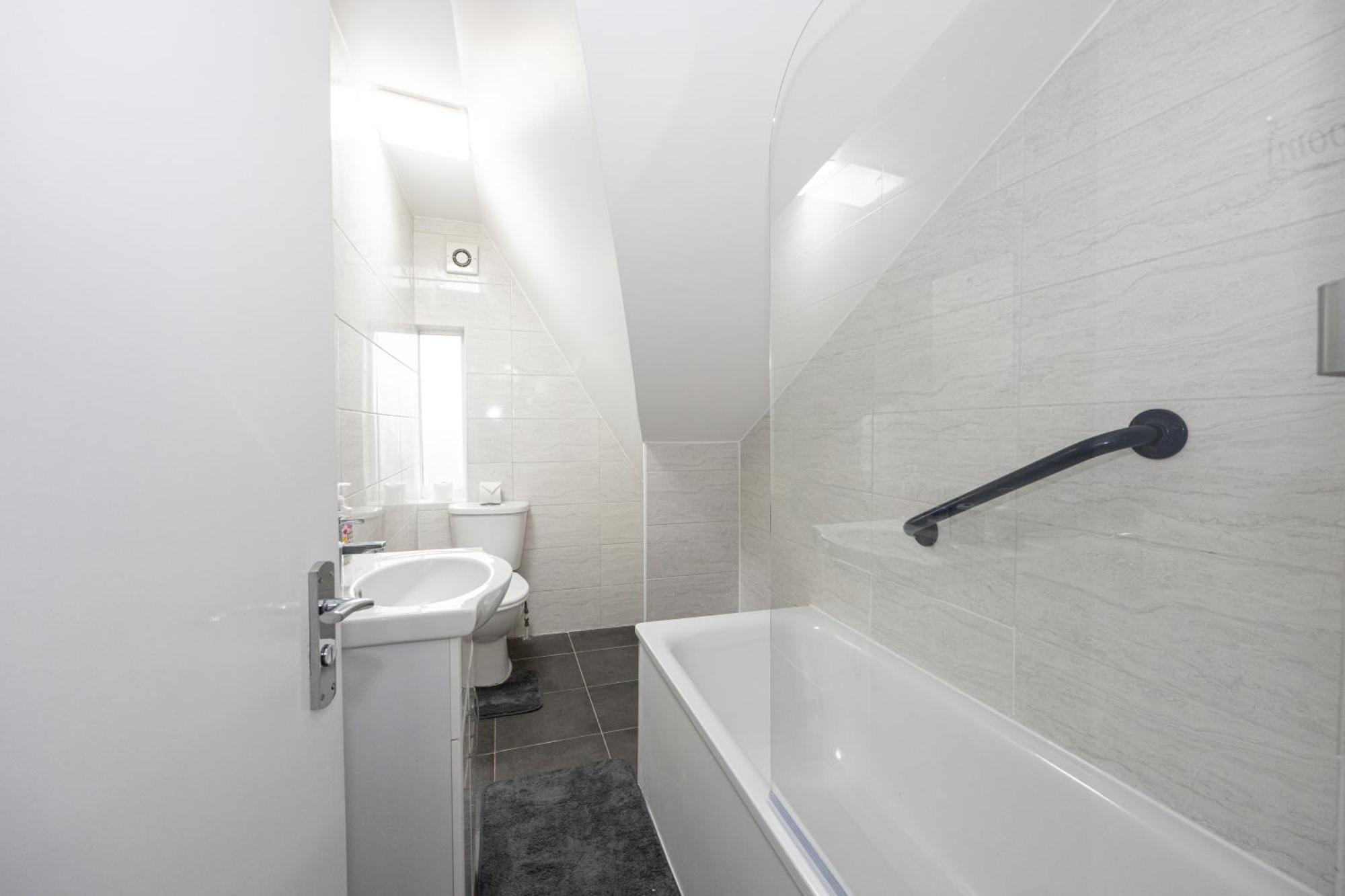 Holiday home Modern Spacious 6Bd Haven 8 Min From City Centre Manchester
