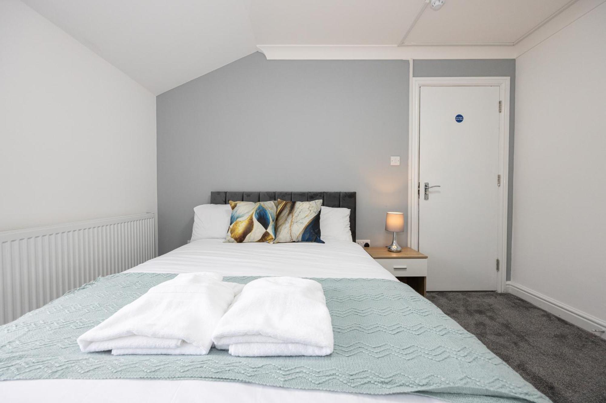 Holiday home Modern Spacious 6Bd Haven 8 Min From City Centre