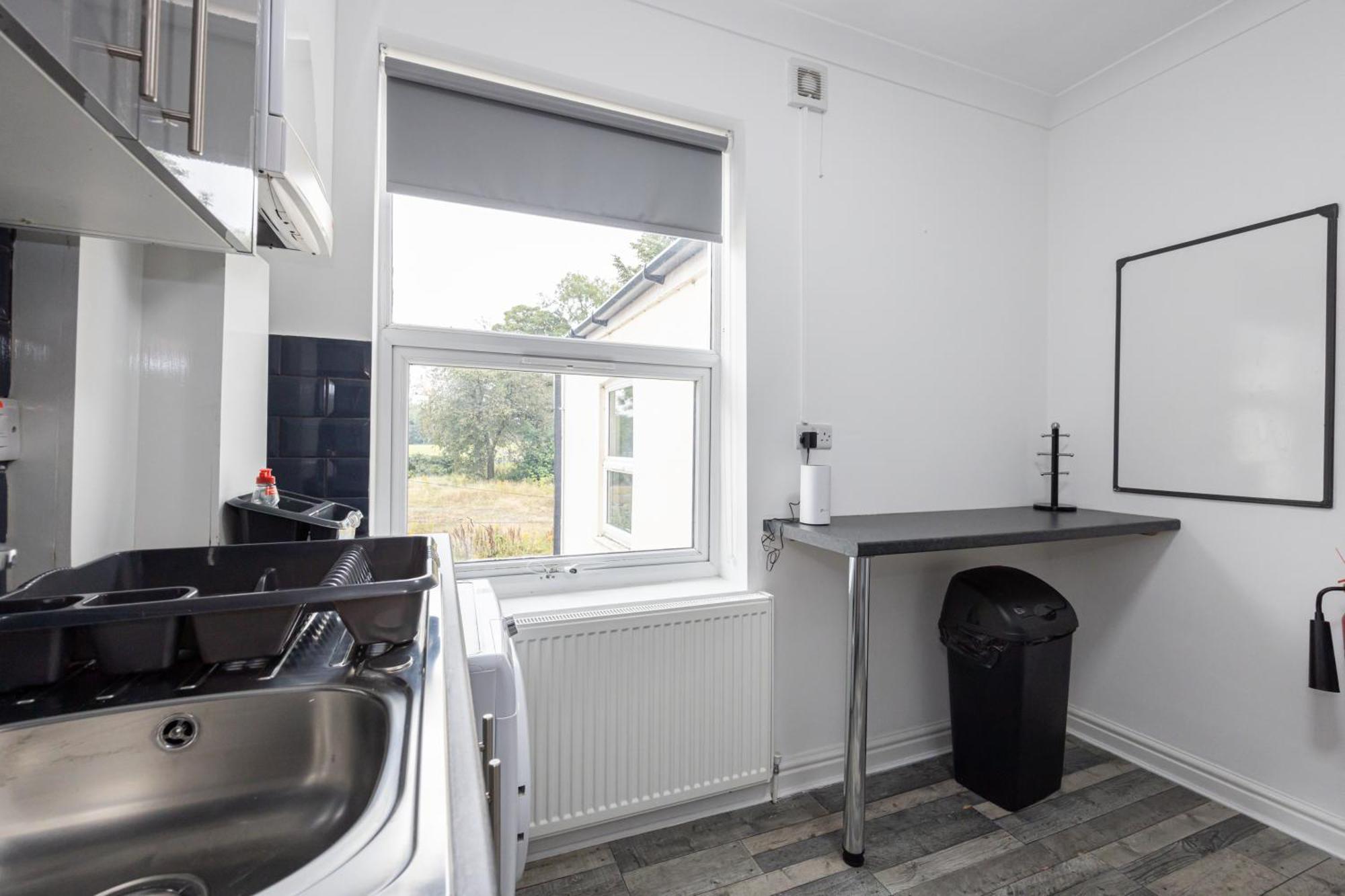 Holiday home Modern Spacious 6Bd Haven 8 Min From City Centre