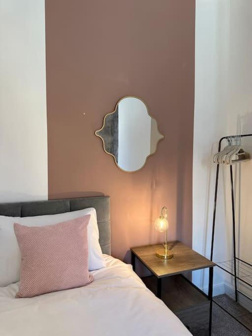 Holiday home Three Bedroom Manchester, Sleeps 8! Manchester