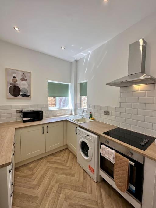 Holiday home Three Bedroom Manchester, Sleeps 8! Manchester