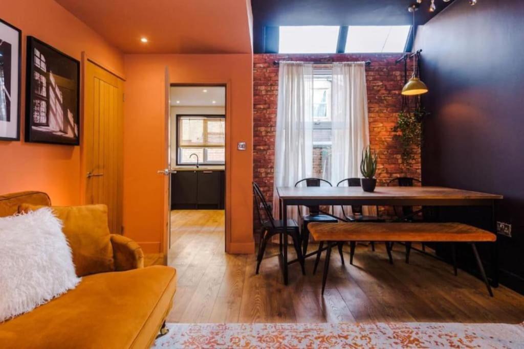Industrial Design 4 Bed House