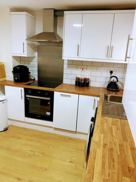 Live Coop Apartment-entire House With Free Parking And Garden- Etihad Stadium Holiday home *