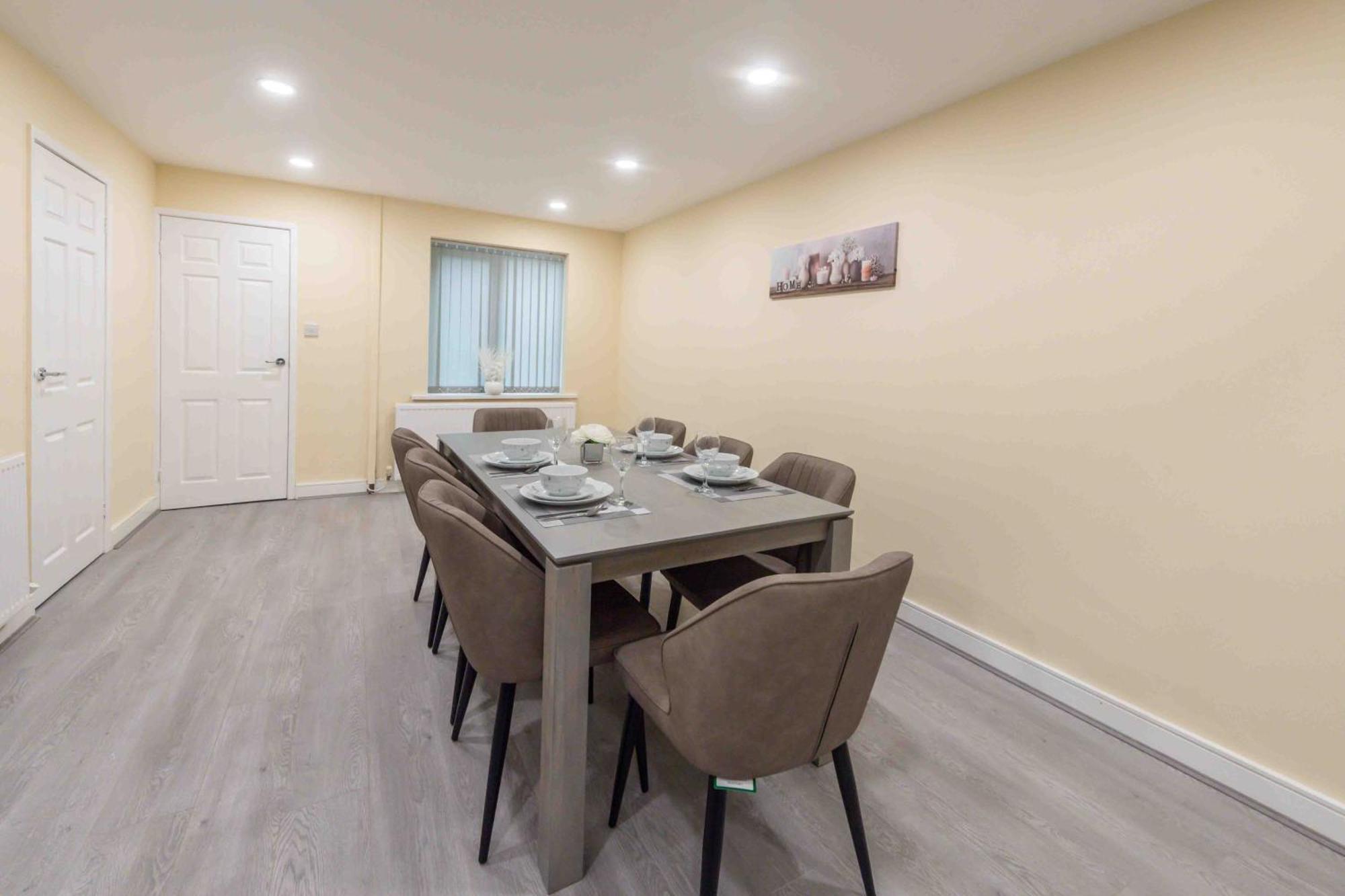 Beautiful, Peaceful, 5 Bedroom With Hot Tub! Manchester