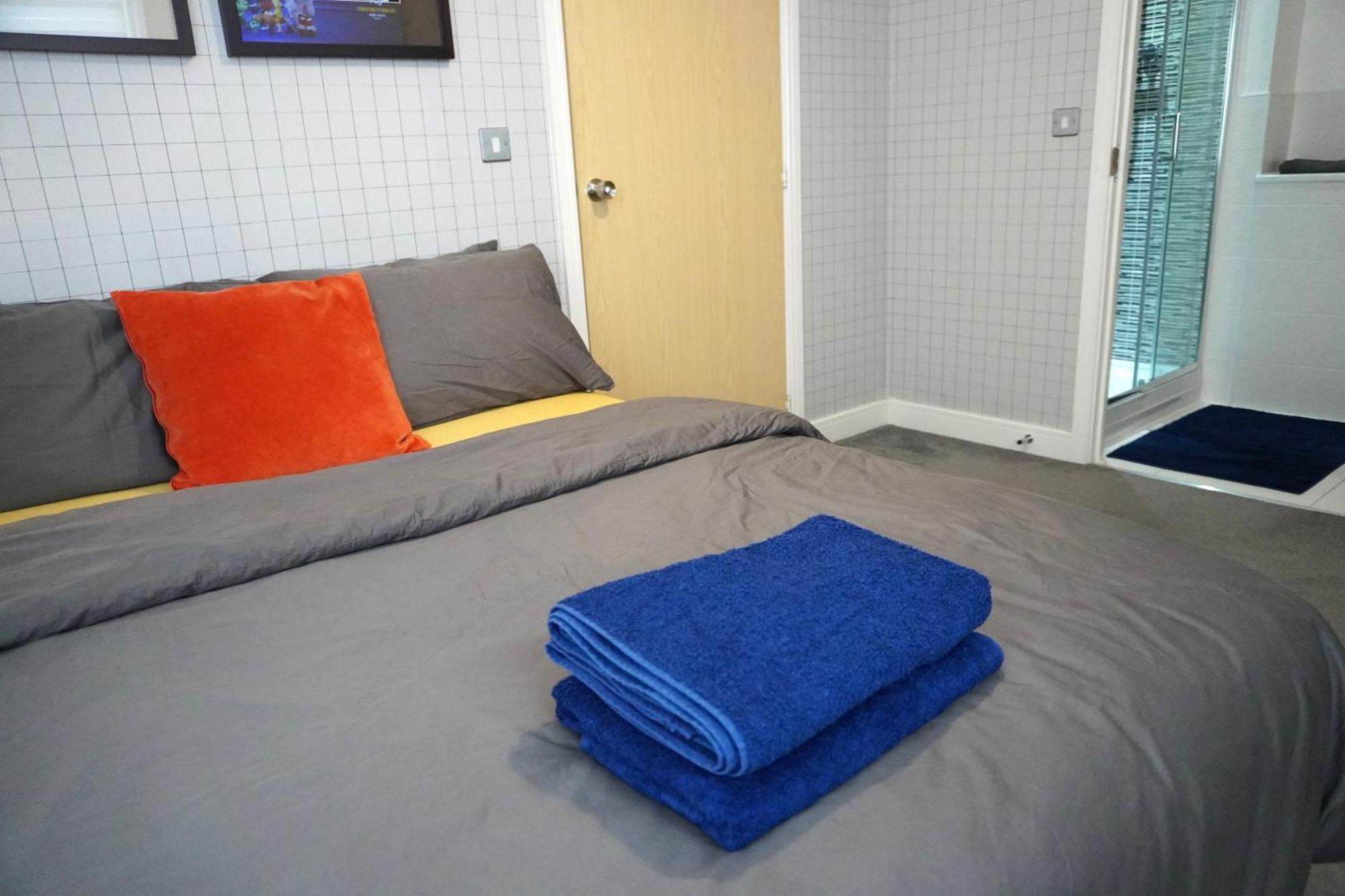 Rylance Luxury House - Free Parking Holiday home