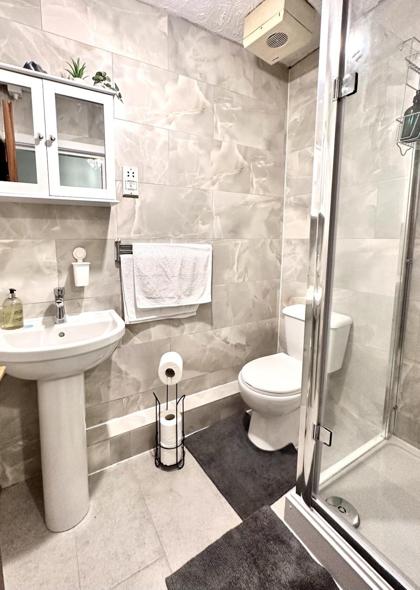 Cozy 1 Bedroom In The Best Location In City Centre Apartment *