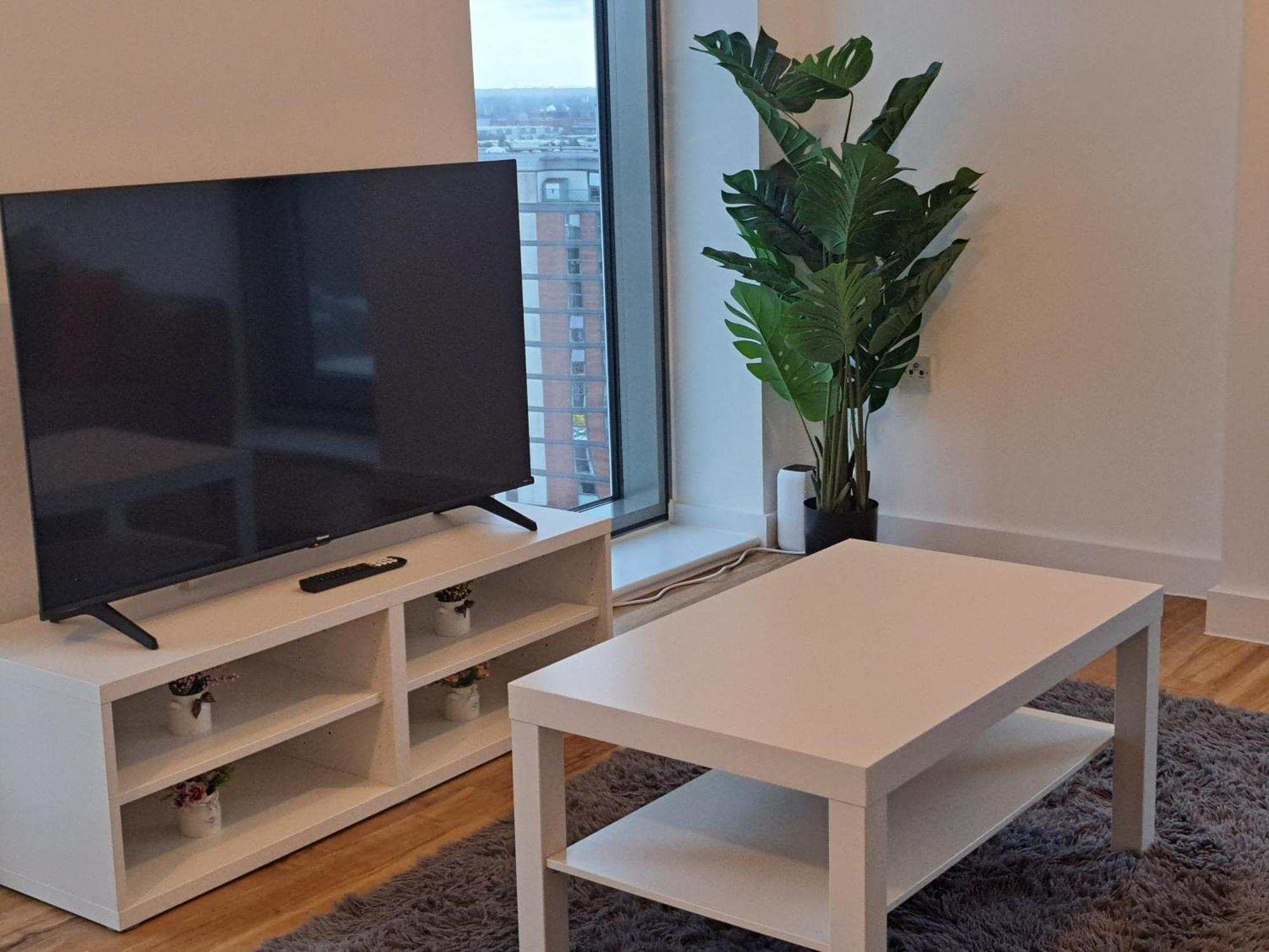 Media Apartment *