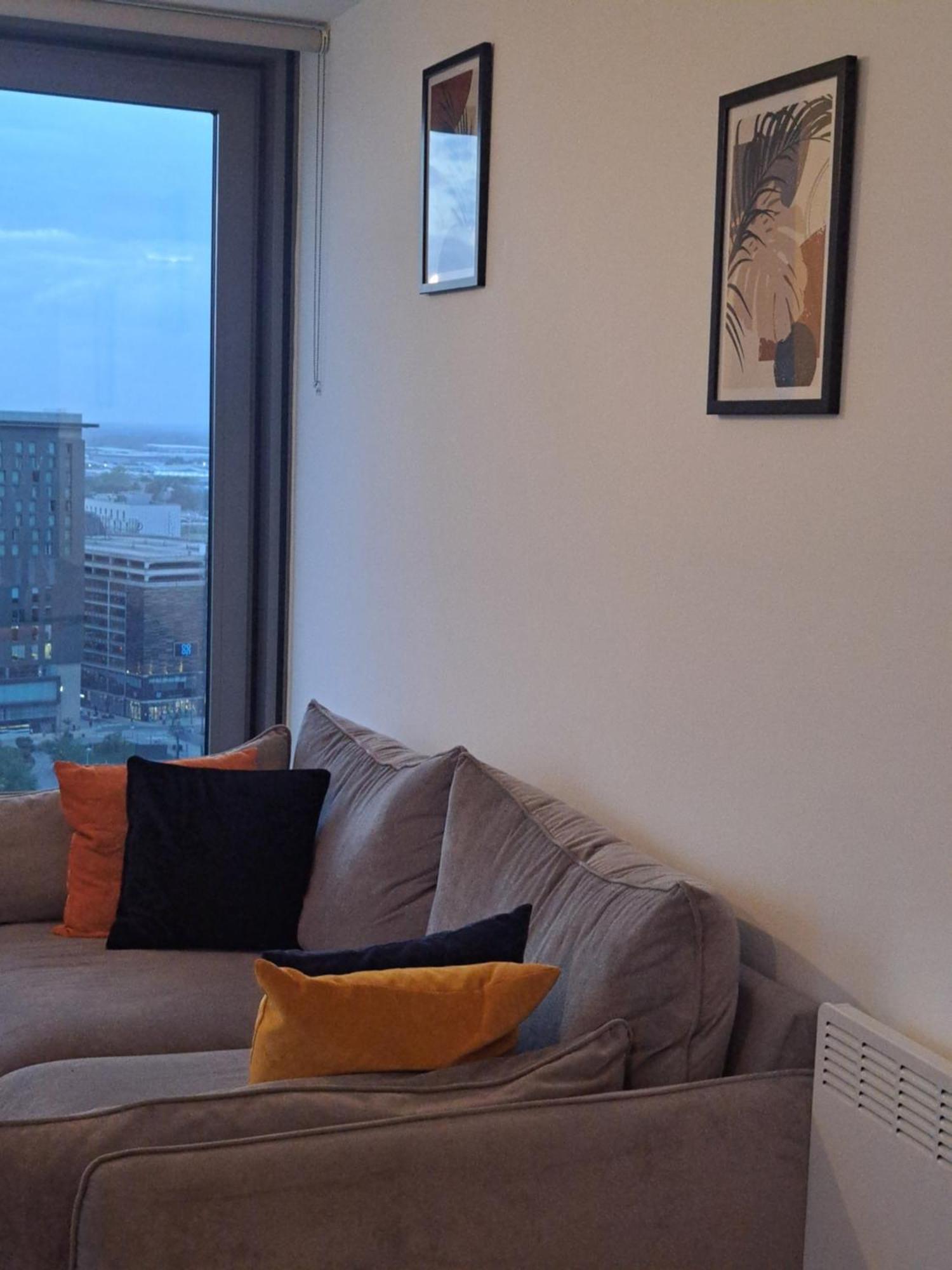 Apartment Media *