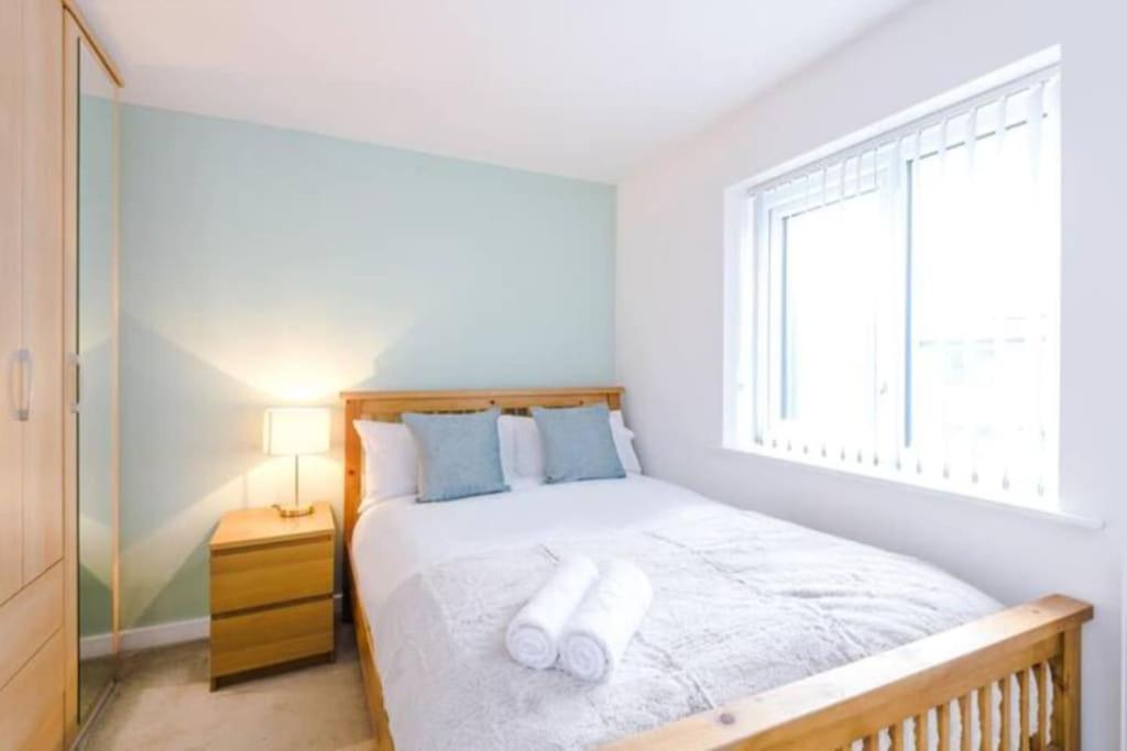 Spacious 4-bed Holiday home Manchester
