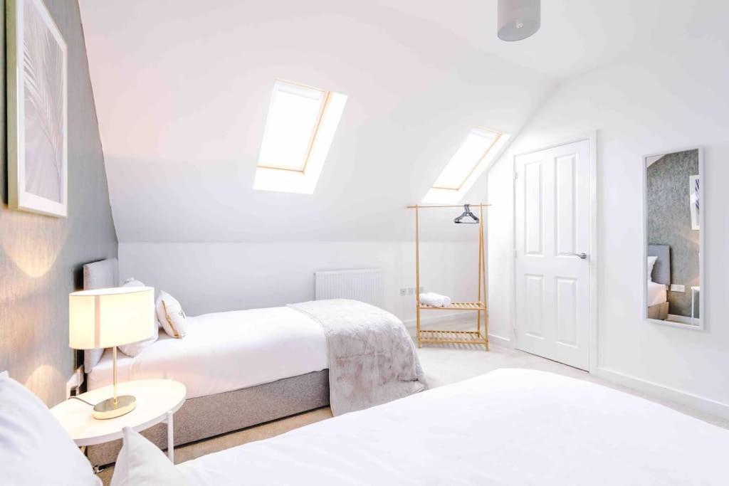 Spacious 4-bed * Manchester