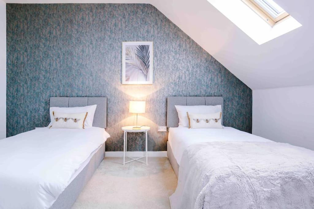 Spacious 4-bed Manchester