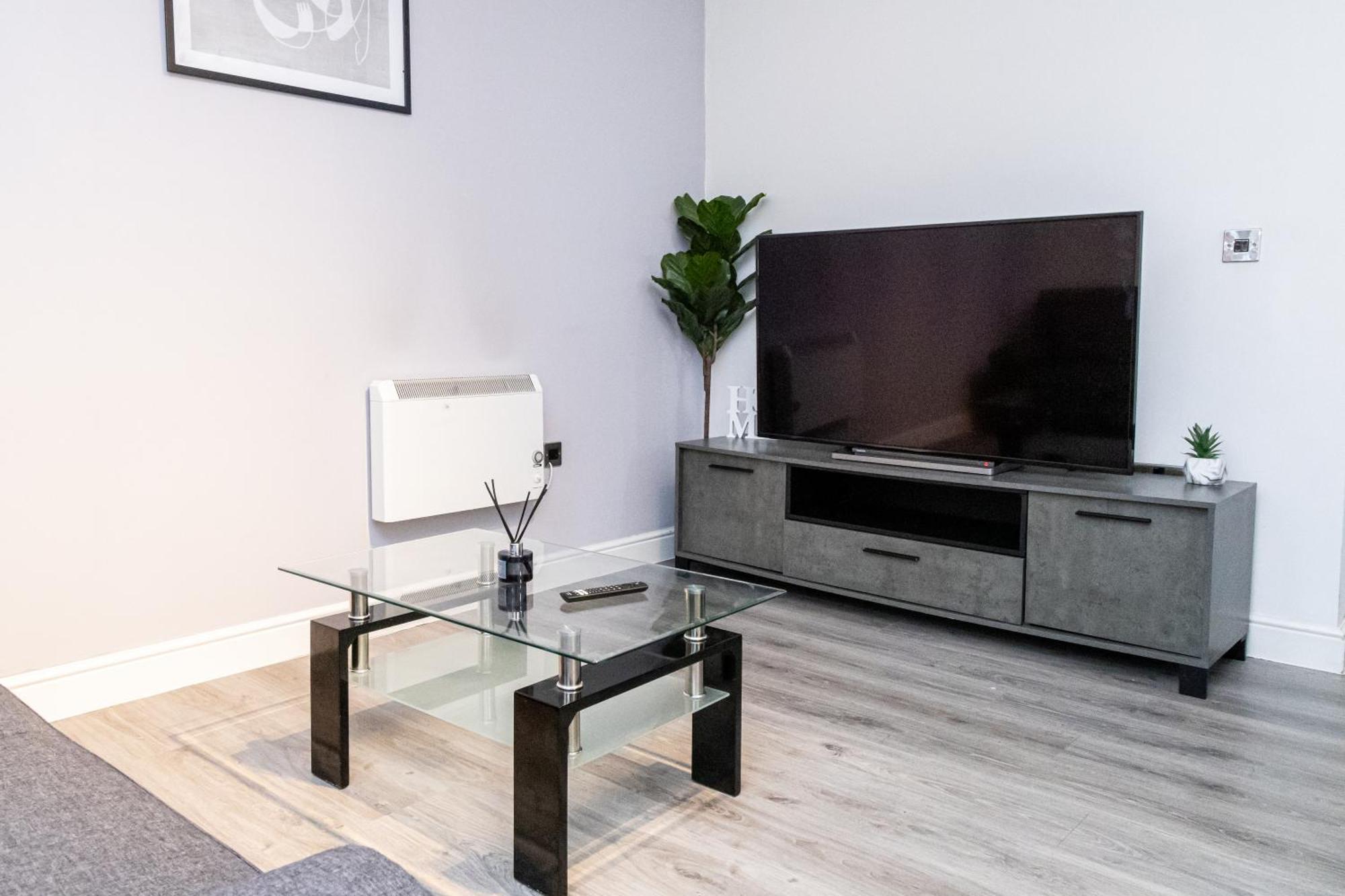 1 Bedroom In Chorlton Apartment *