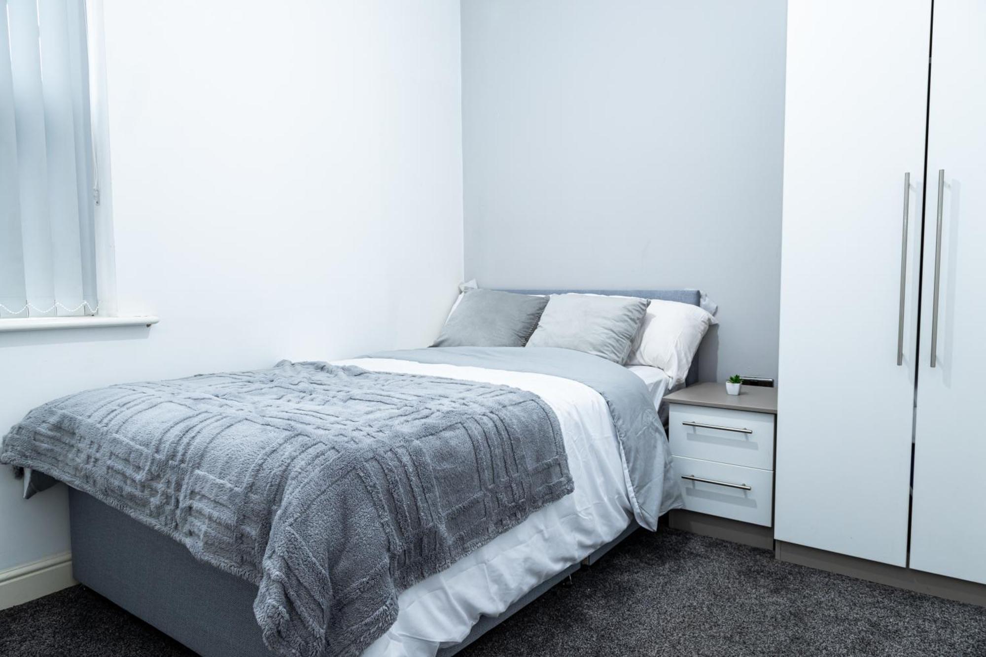 1 Bedroom In Chorlton Apartment Manchester