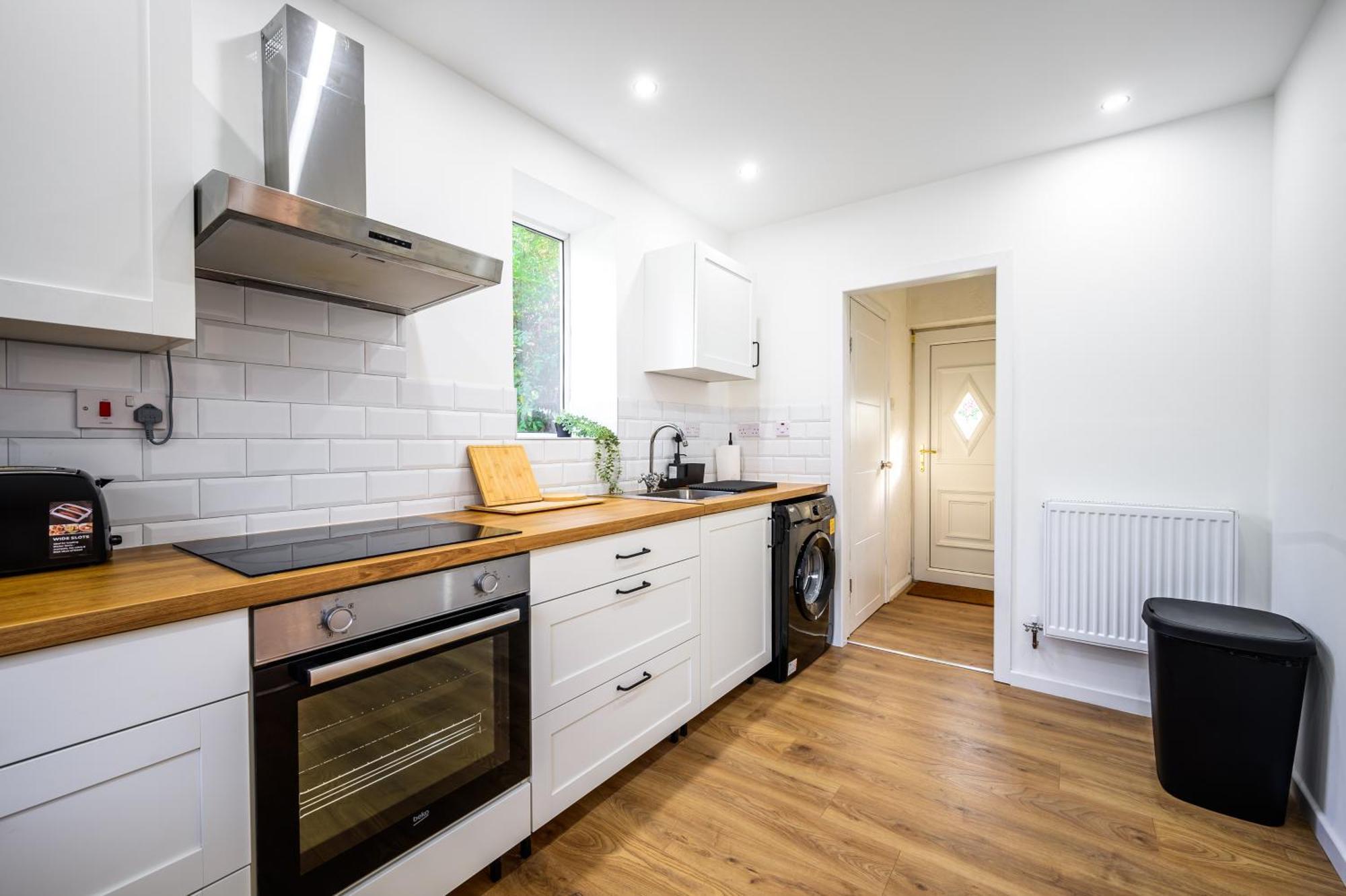 Modern 3 Bed Home, Near Etihad Stadium Holiday home Manchester