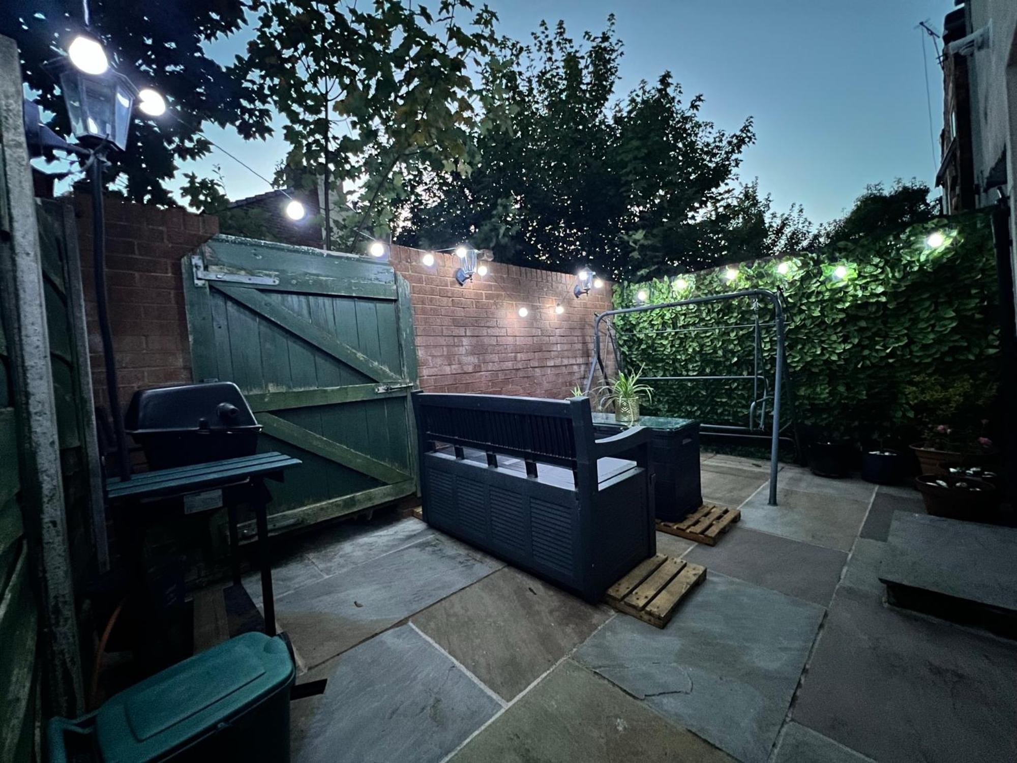 Homestay Lux Super King Private Bath Mediacity, Mufc, Salford Manchester