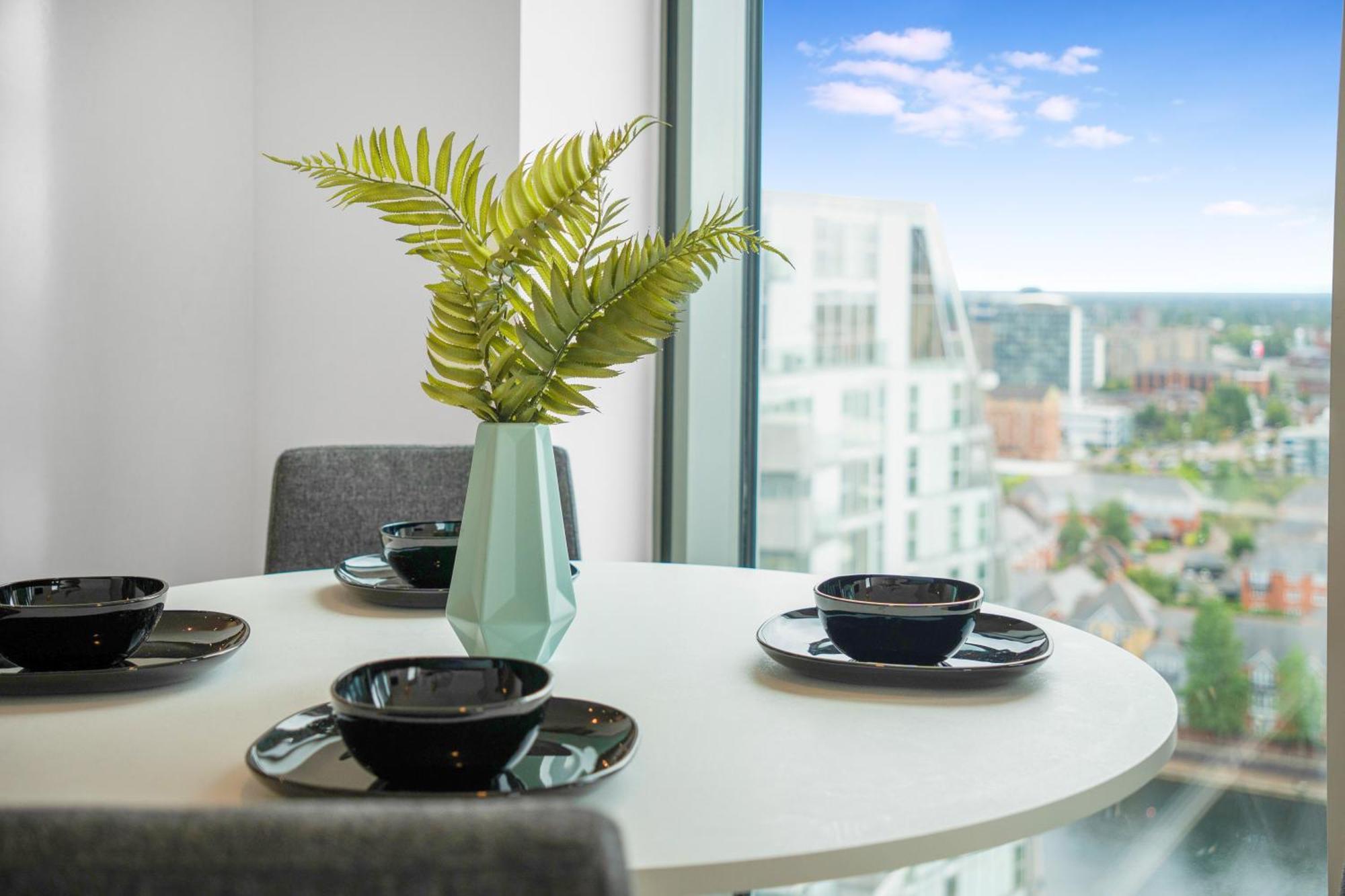 Apartment New! Media 2br Free Wifi