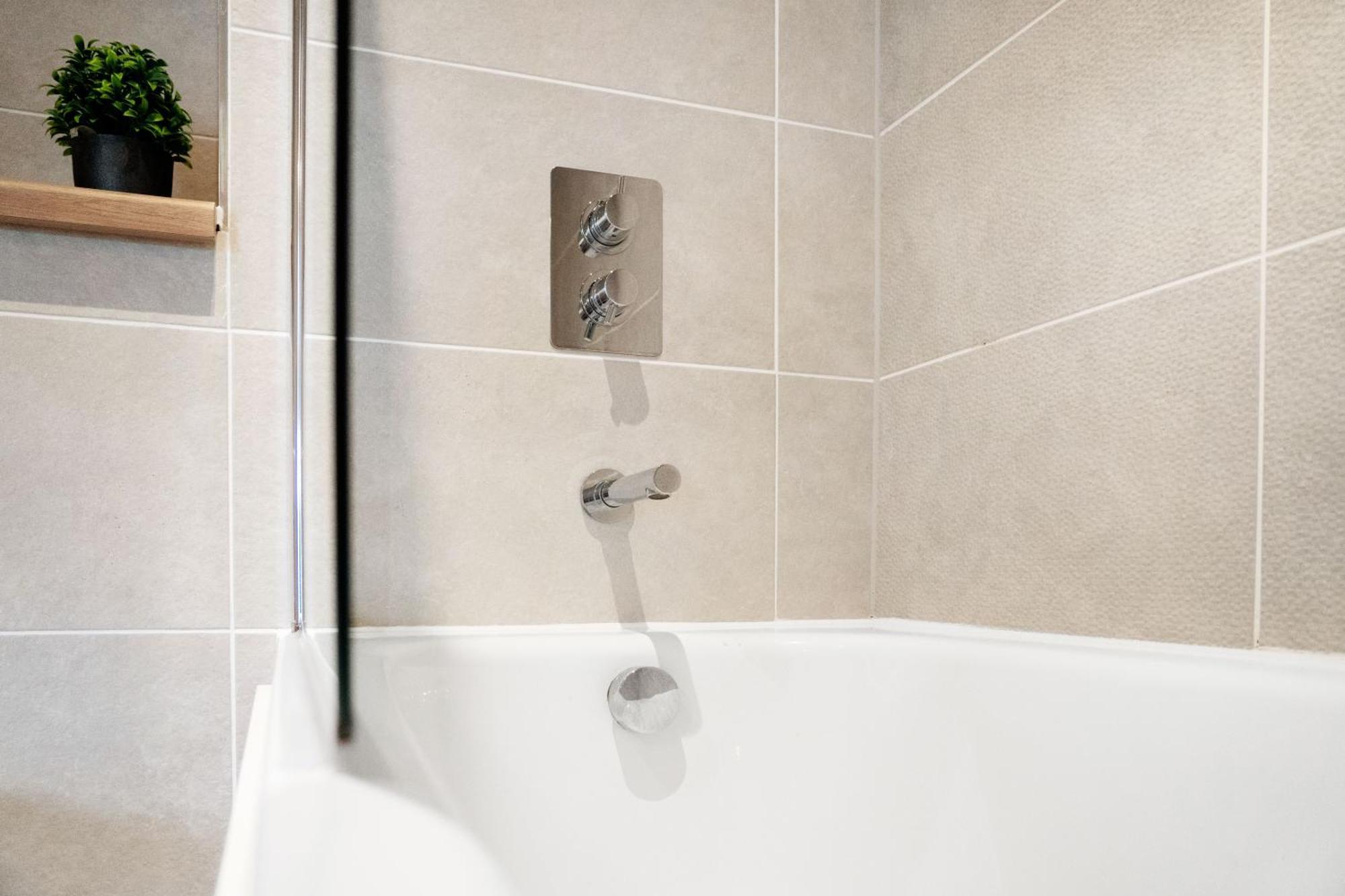 Apartment New! Media 2br Free Wifi