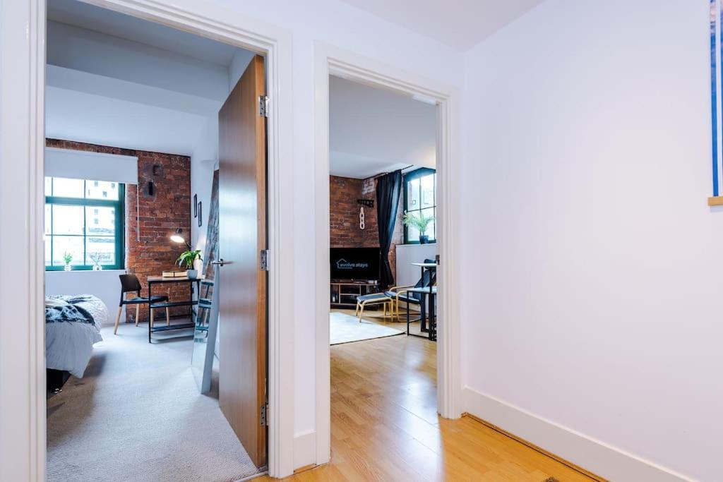 Stylish Apartment, Sleeps 4, Smart Tv, Next To Deansgate Apartment Manchester
