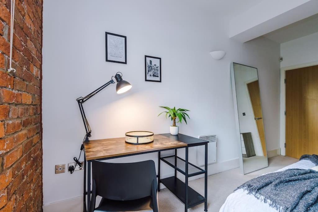 Stylish Apartment, Sleeps 4, Smart Tv, Next To Deansgate *