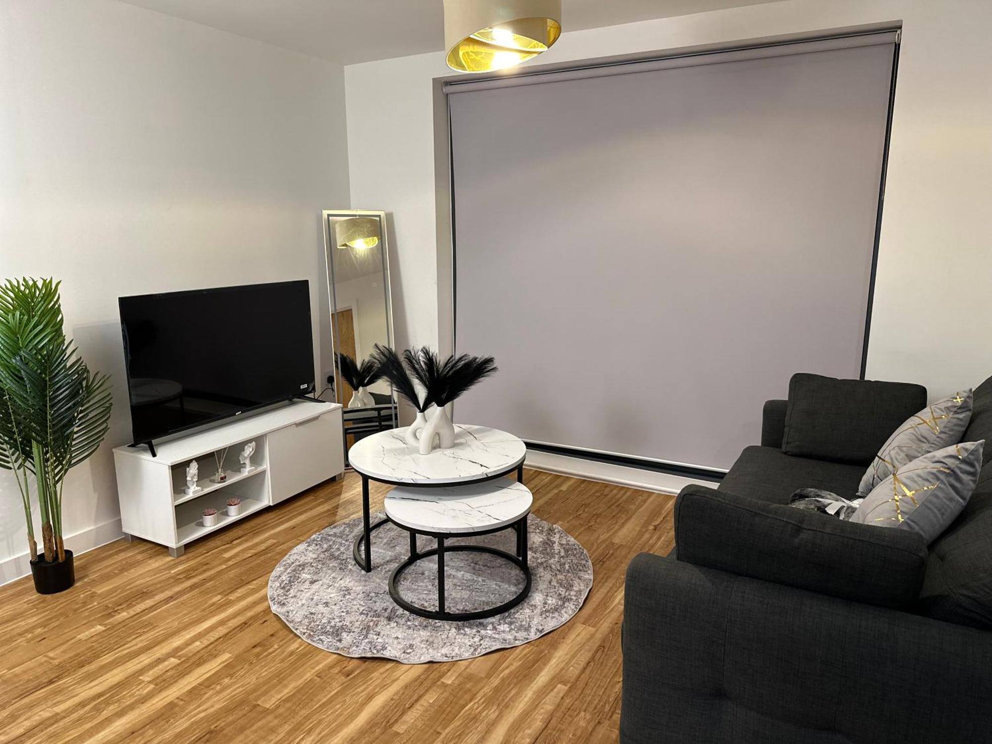 Luxury 2-bed High-rise In With Parking Manchester