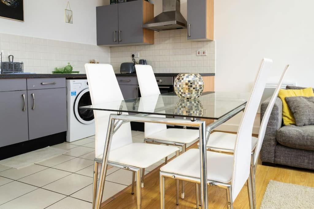 Apartment Luxury 2br - View Escape Manchester