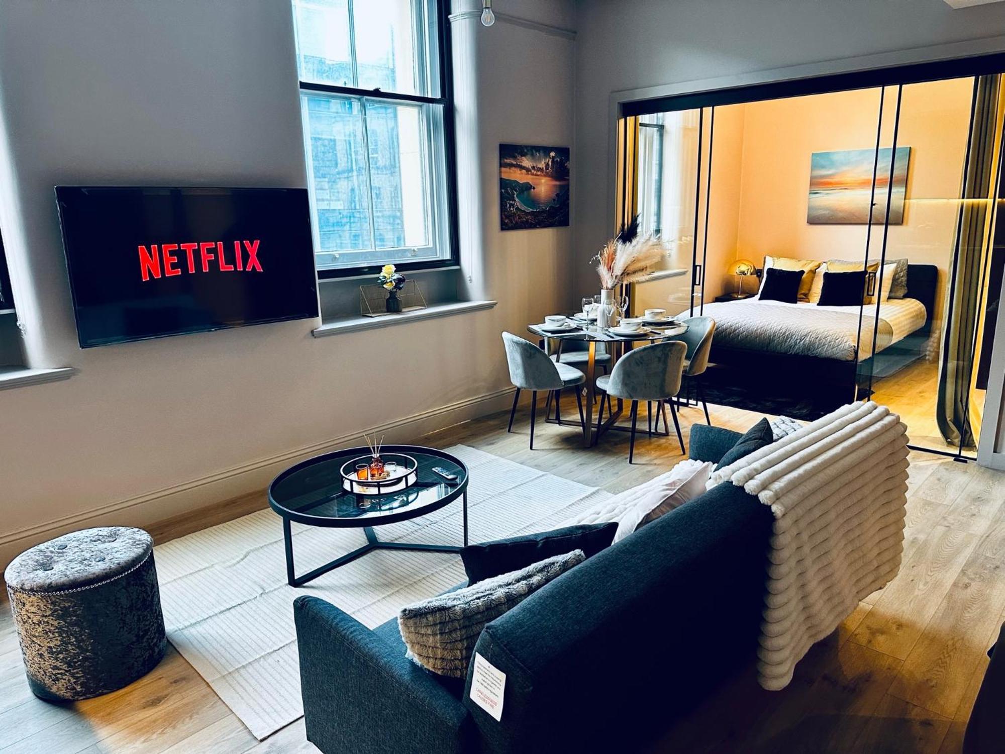 Stunning 2br In Chinatown Apartment