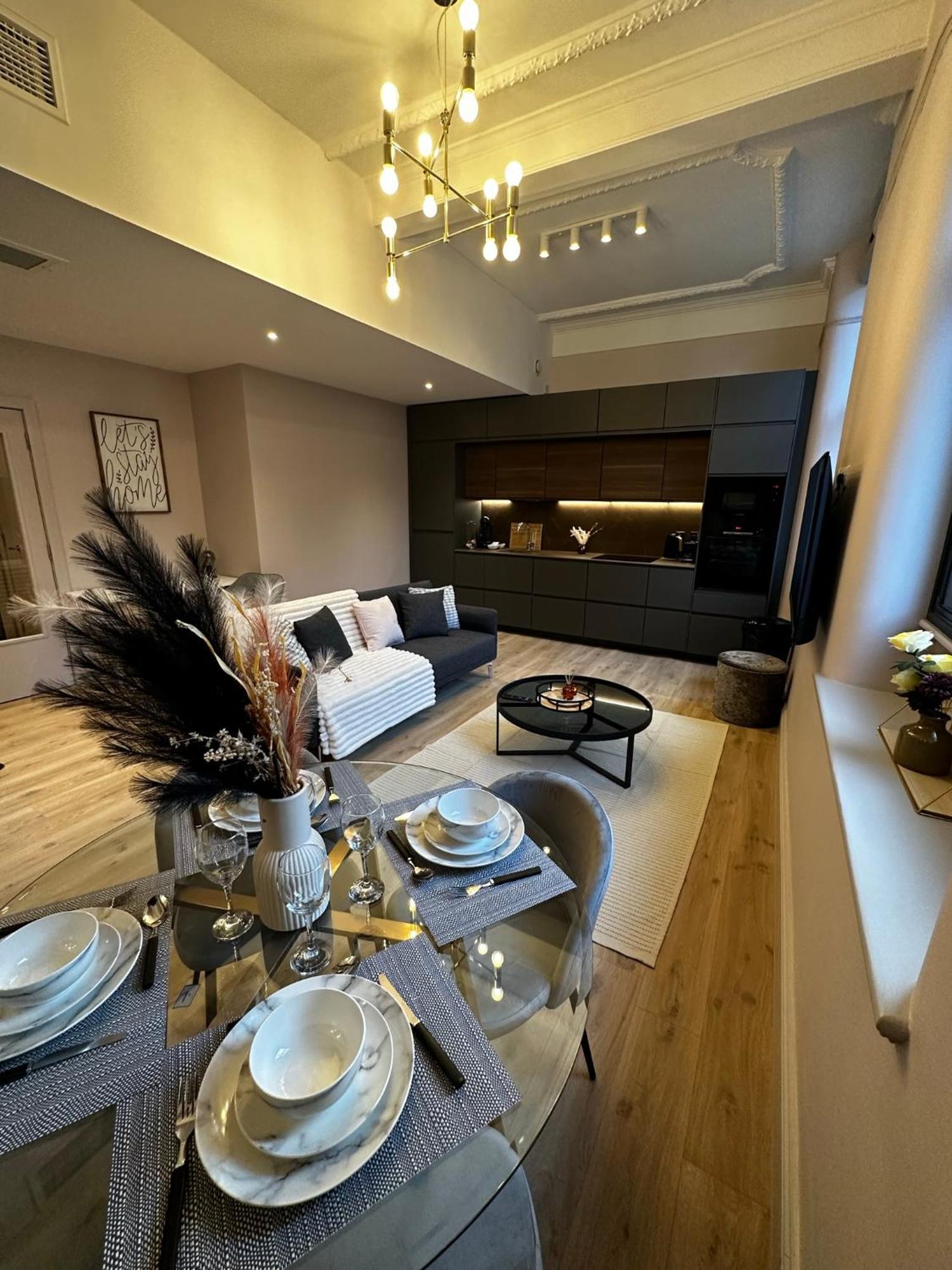 Apartment Stunning 2br In Chinatown *