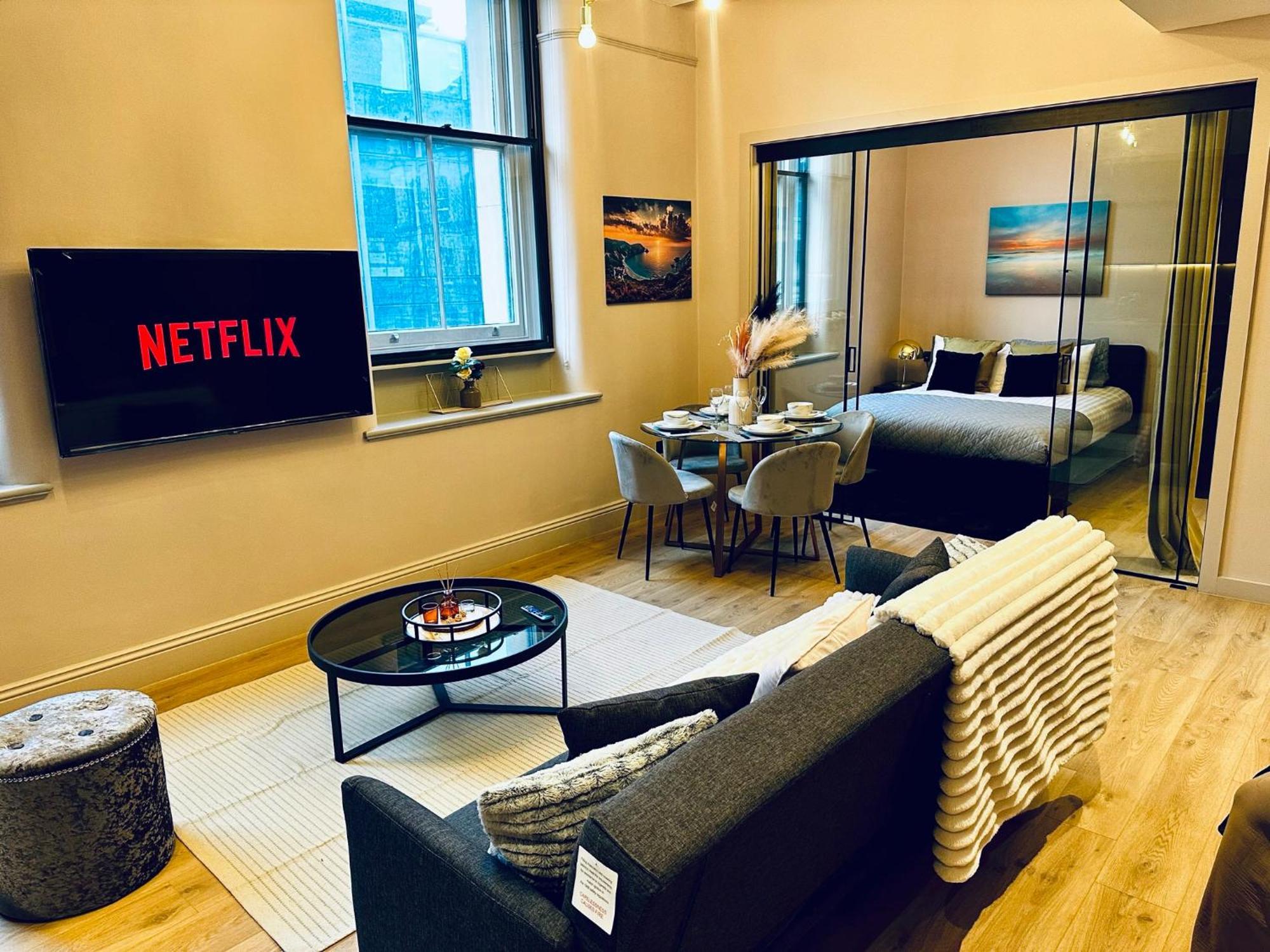 Stunning 2br In Chinatown Apartment
