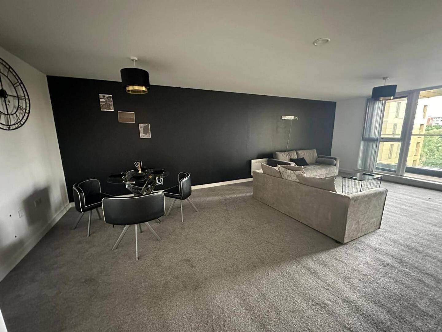 Stunning 2bd With River View 5min To Centre Manchester